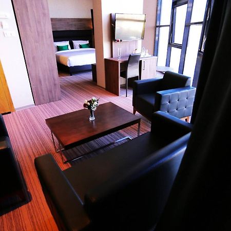 Le Zenith Hotel Oran Luaran gambar