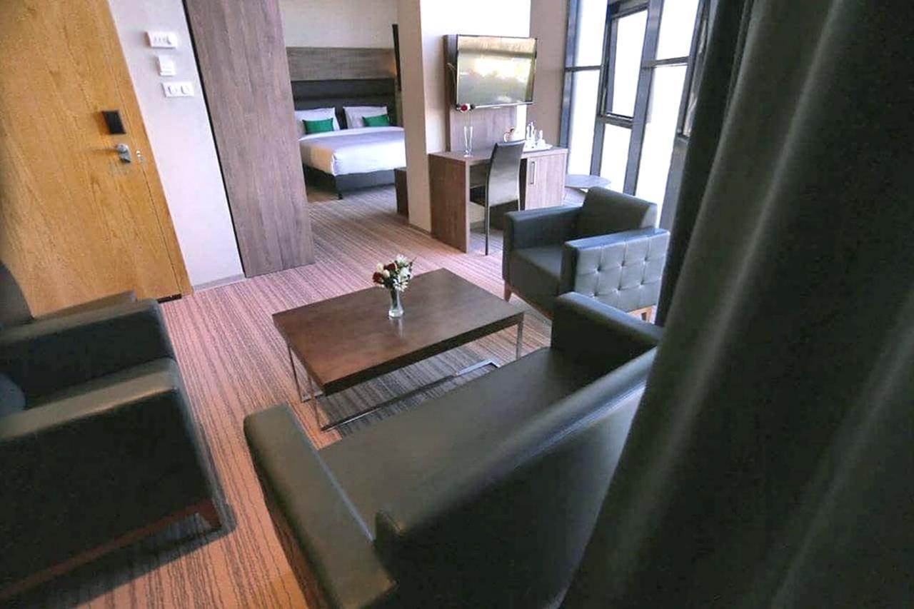 Le Zenith Hotel Oran Luaran gambar